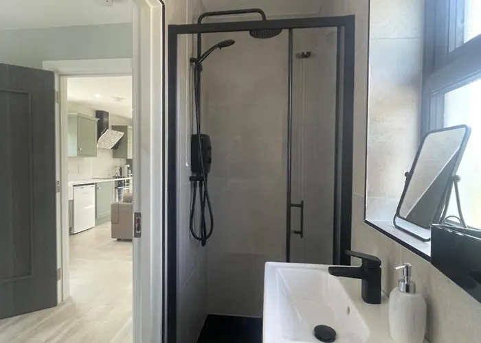 Lakeside לינה וארוחת בוקר *