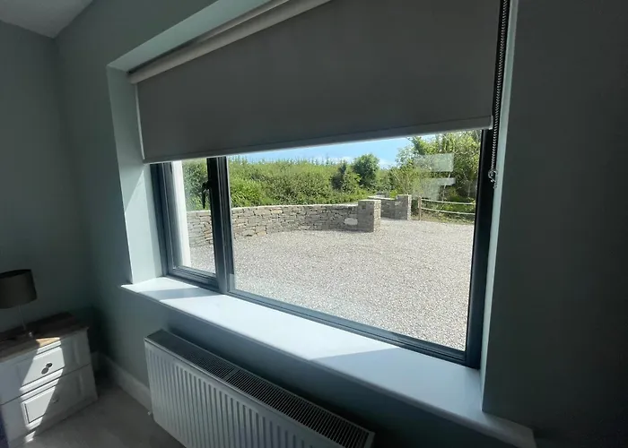 Lakeside לינה וארוחת בוקר *